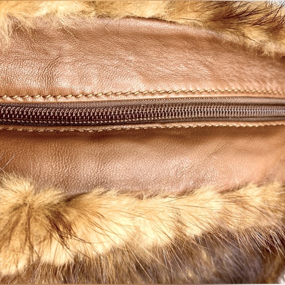 Paolo Masi Mink Fur Authentic NWOT Italian Shoulder Bag with Leather & Gold Trim - Picture 6 of 15